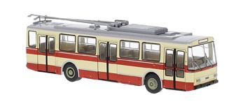 87 Skoda Tr 14, elfenbein/rot