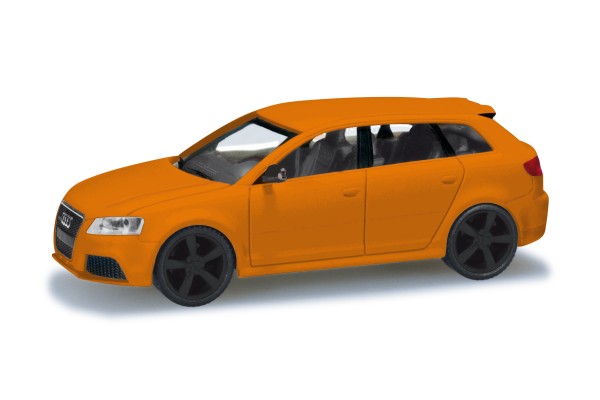 87 Audi RS3 Sportback, glutorange mit schwarzen Felgen