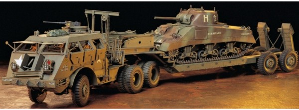 Militär-Bausatz M25 Dragon Wagon 40t Transporter der US Army im Maßstab 1/35.