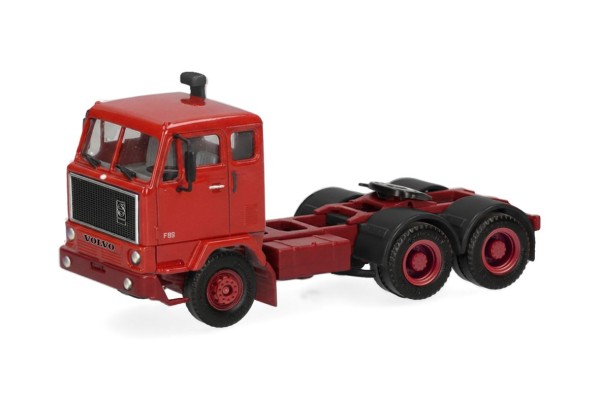 87 Volvo F89 Zugmaschine 3-achs, hellrot