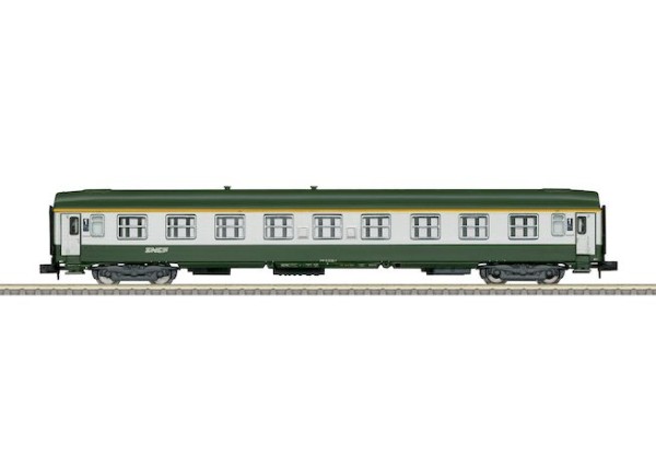 N Schnellzugwagen/4-a. A9 SNCF -5 grün/silber
